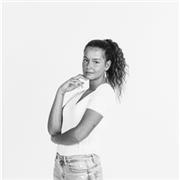 Profesora y  Educadora Social para personas con discapacidad.